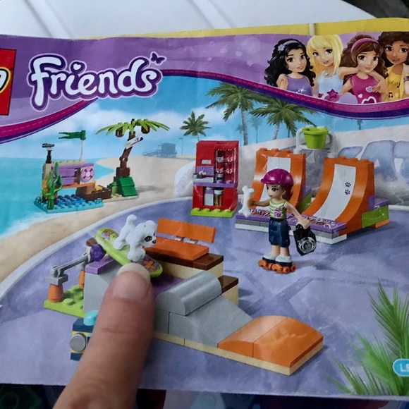 Incomplete LEGO Friends 41099 Heartlake Skate Park Building Block Set Skateboard - Picture 9 of 9
